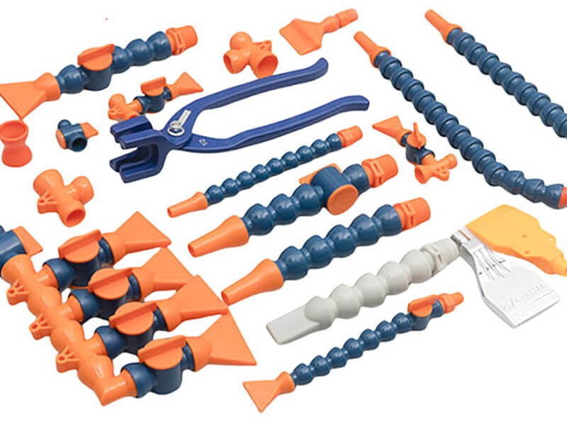 flexible coolant pipe (10)