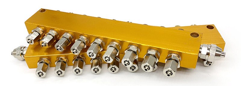 oil manifold (7)